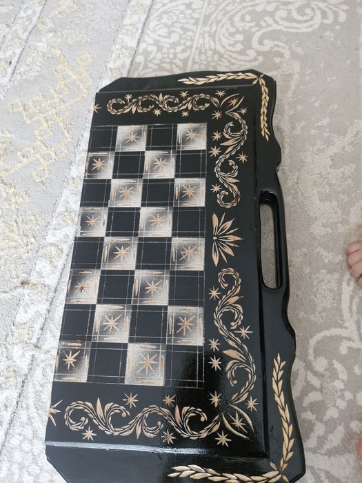 Продам набор 2 в 1 шахматы и нарды