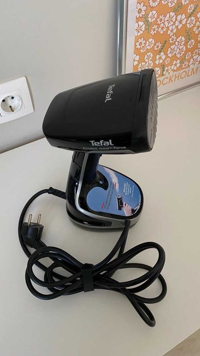 Отпариватель Tefal Access Steam Force