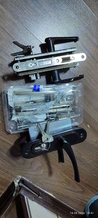Дверной замок Две штуки!