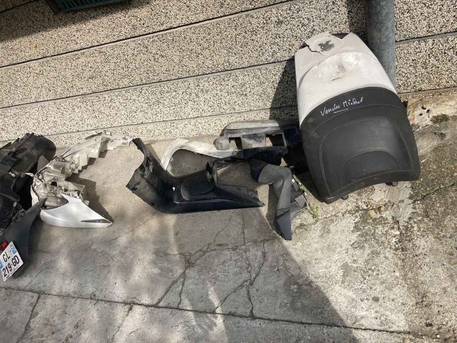 Piaggio mp3 300cc,Peugeot satelis 125,speedfight 2 v-clic на части