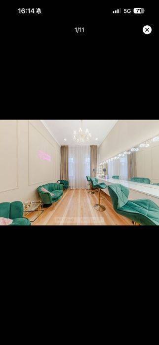 Vând ansamblu profesional make-up cu oglindă Hollywood – făcut pe comandă