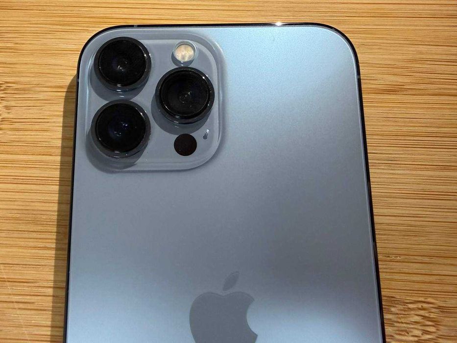 Продавам iPhone 13 Pro Max 256GB без забележки, за ценители!