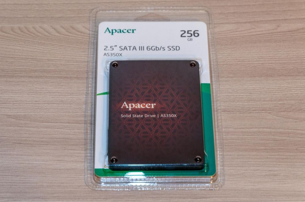 Твердотельный жесткий диск SSD