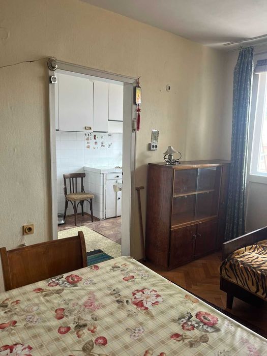 Дава се под наем Тристаен апартамент в Разград, Център - 89 кв.м за 122400 € - Снимка #9