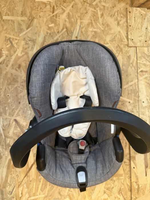 Vand scoica stokke cu isofix cu reductor pentru nou nascut