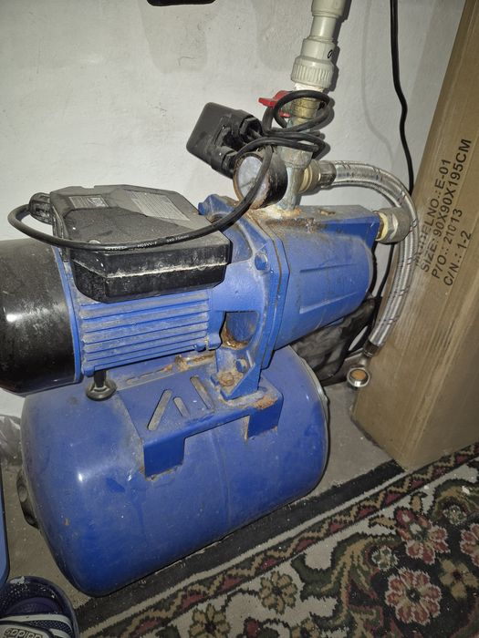 Насос вакуумный.