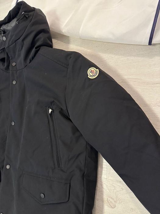 Geaca Moncler fabricata in Romania 2026