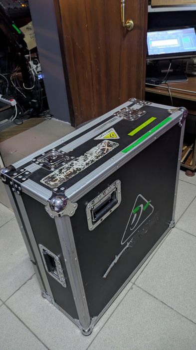 Микшерный пульт Behringer x32 compact