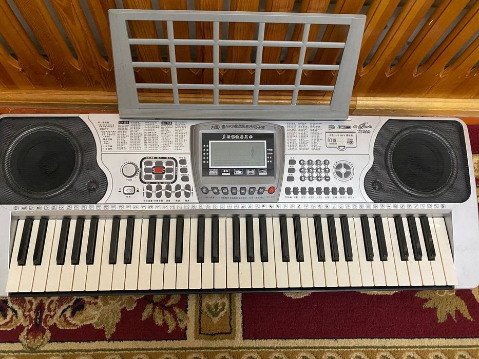 Продам синтезатор (электропианино)