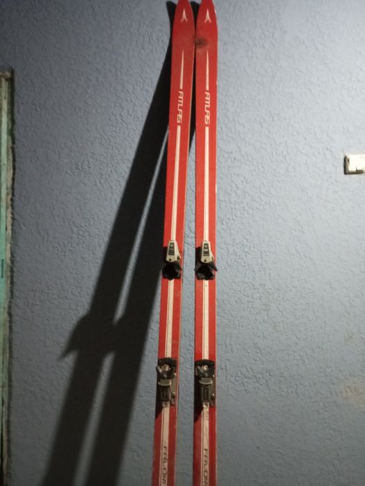 Продам лыжи в хорошем состоянии