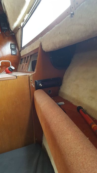 Vând barca cu peridoc 3300È