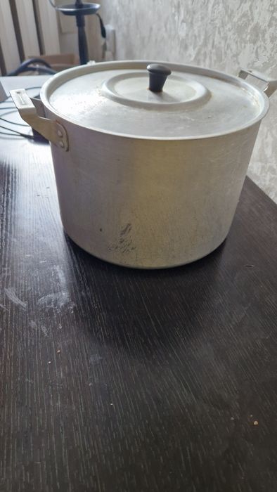 Продам кастрюля 5 литр