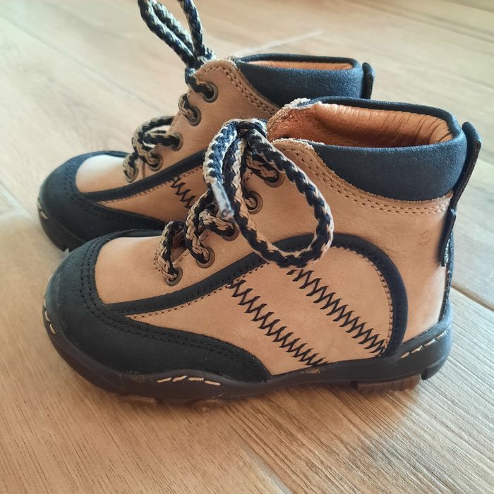 Бебешки боти и апрески 18/19 номер