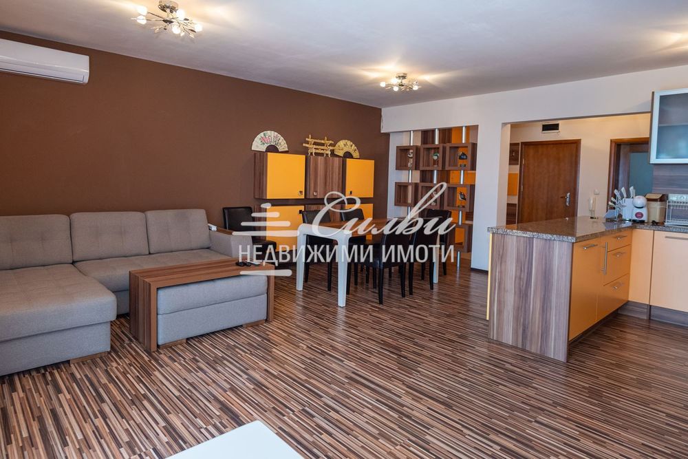 Дава се под наем Двустаен апартамент в Шумен, Пазара - 75 кв.м за 382.5 € - Снимка #1