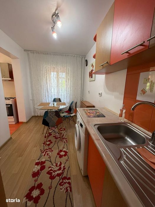 Apartament 2 camere, etaj 1/4, zonă centrală - DE INCHIRIAT!