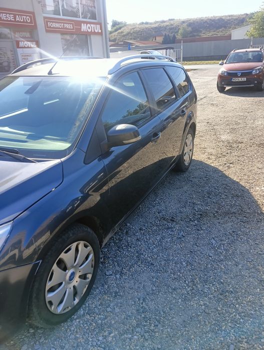 Vând Ford focus mk2 1.8 benzina pentru dezmembrat