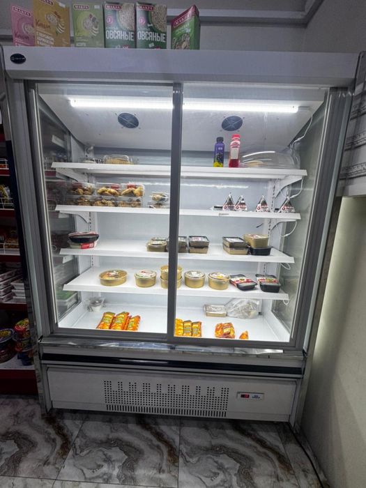 Витринный холодильник