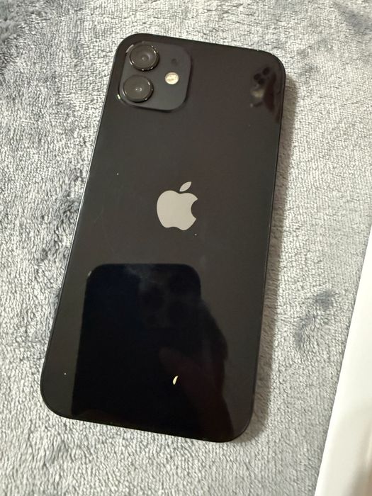 Vand Iphone 12   ,nu a fost desfăcut / reparat , vine cu cutia originala
