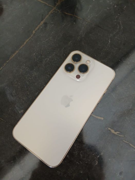 Продаю телефон Iphone 13 pro