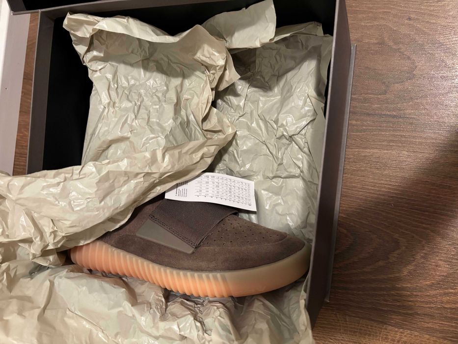 Yeezy Boost 750 BY2456 Чисто нови