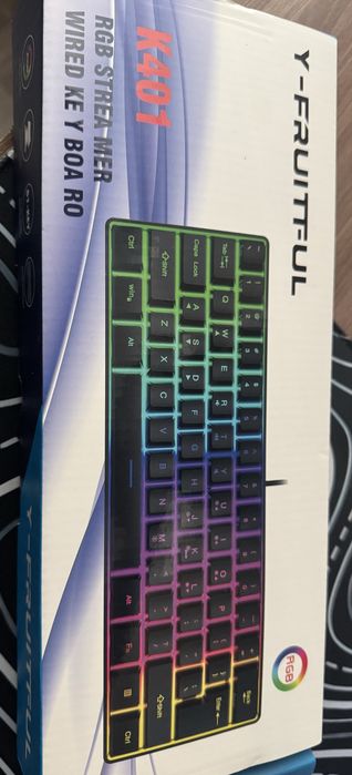 Продам игровую клавиатуру с RGB