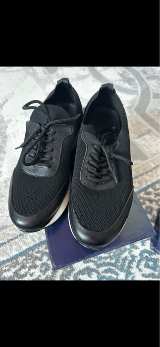 Продам мужсие кроссы 39р