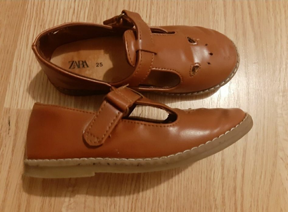 Lot incaltaminte marimea 25 Crocs, Zara, sandale, pantofi, tenisi. 
Pa