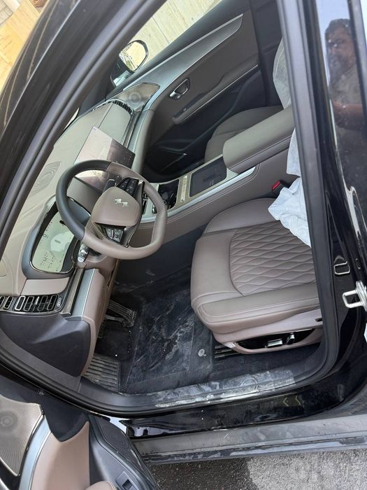 Byd Han E9 flagship 605 км