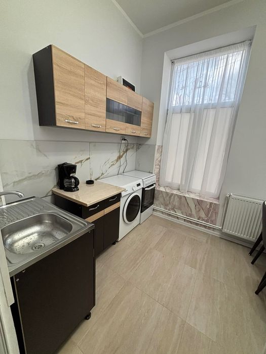 Casa 1 camera de inchiriat, strada Traian, acces stradal