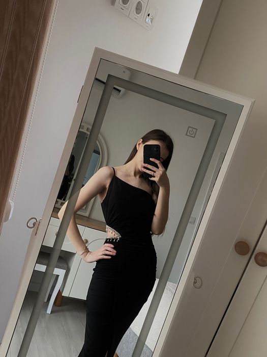 Дълга елегантна бална рокля