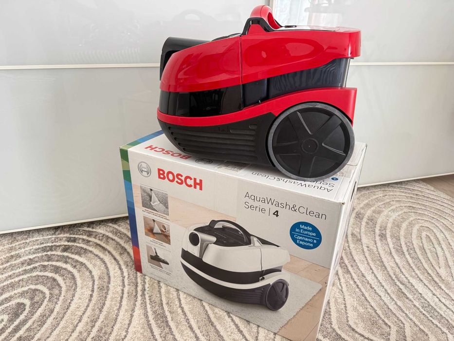 Aspirator cu spalare BOSCH AquaWash&Clean