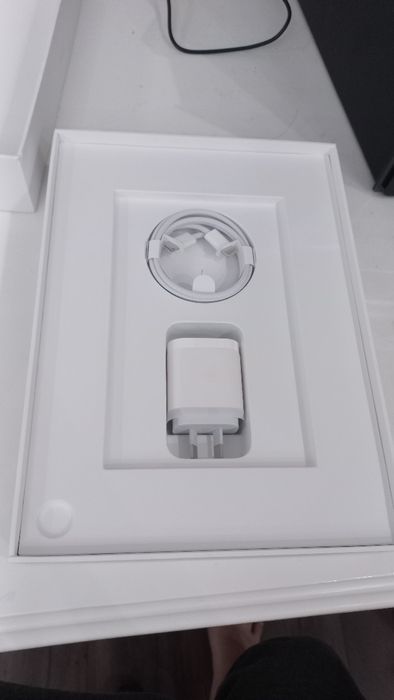 iPad 10 256 гб. серебрянный