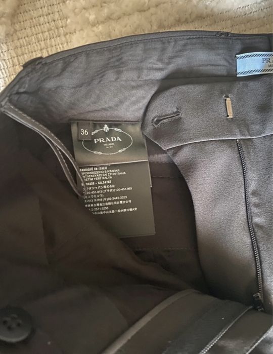 Pantaloni negri Prada