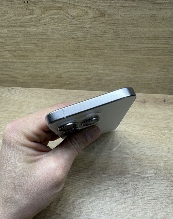 Vand iphone 15 pro 256GB