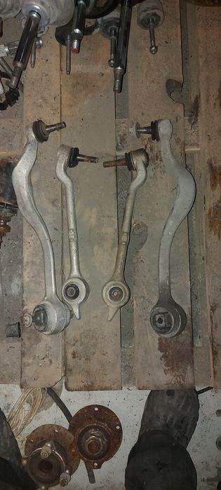 Продам запчасти от БМВ е39