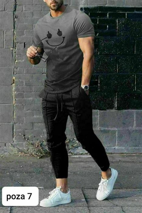 Compleu bărbați la oferta.