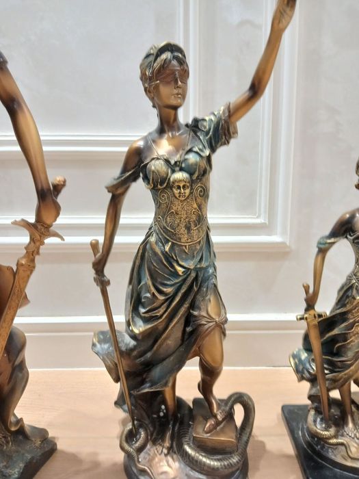 Статуетка ФЕМИДА Срочнааа