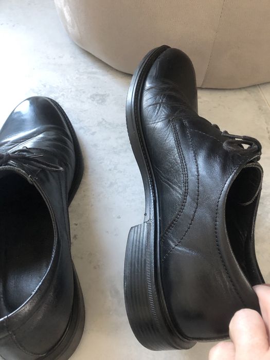 Pantofi din piele, marimea 42.