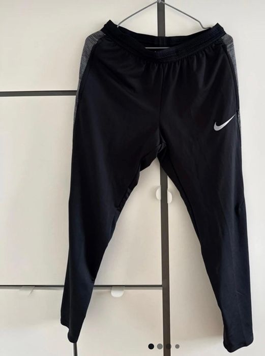 Pantaloni Nike – Negru/Gri – Model Fotbal/Gym
