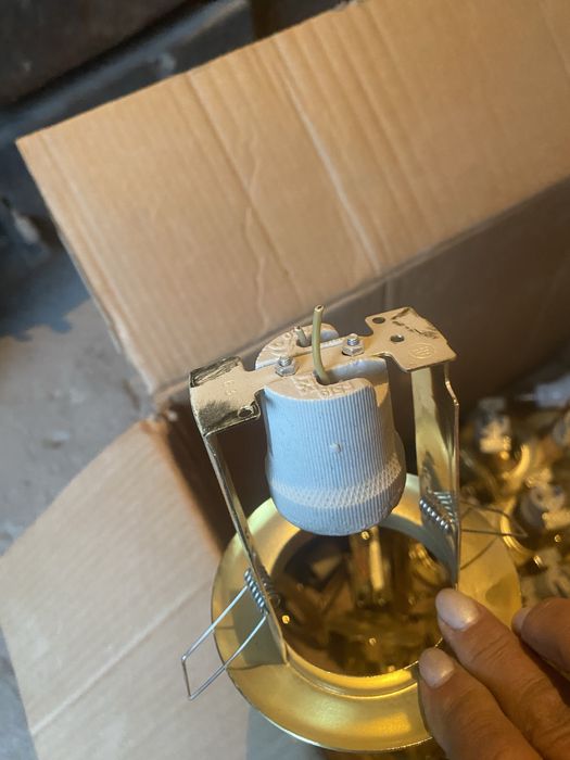 Продам потолочные софиты споты