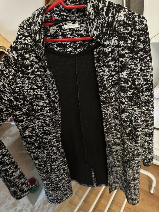 Vand paltoane diferite filme