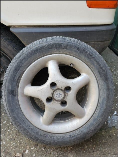 Продавам зимни гуми с джанти