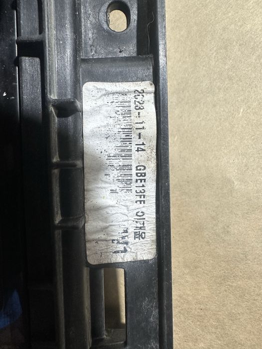 Kia EV6 дясна клапа