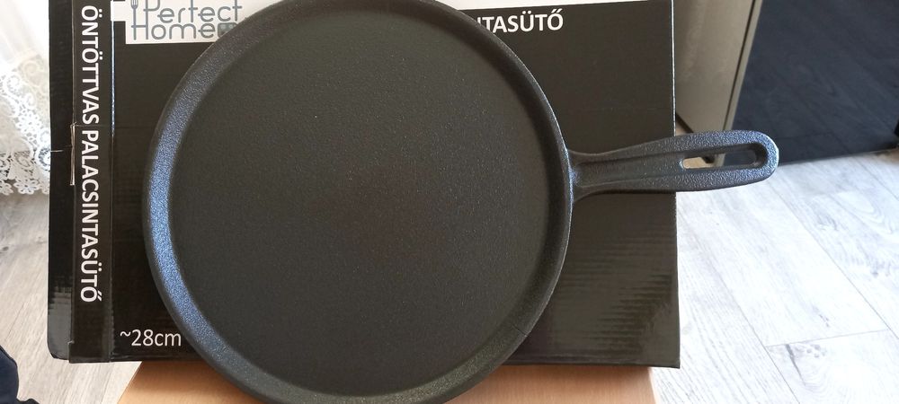 Tigaie fontă pură 28 cm pentru clătite Promo 79 Lei