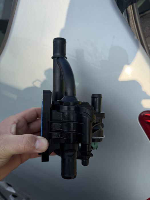 Термостат за пежо 3008 1.6 hdi 109к.с 2009 година нов.