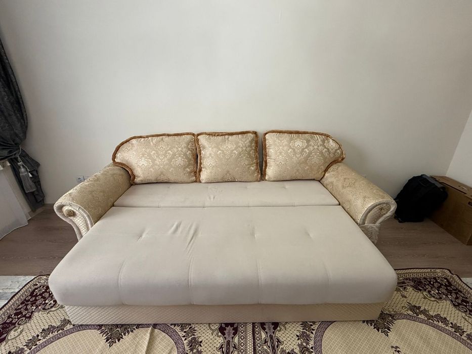 Продается диван в хорошем состоянии