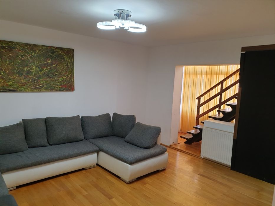 inchiriez Transilvaniei 3 /60  penthouse 6 cam. 140 mp preț 500 e