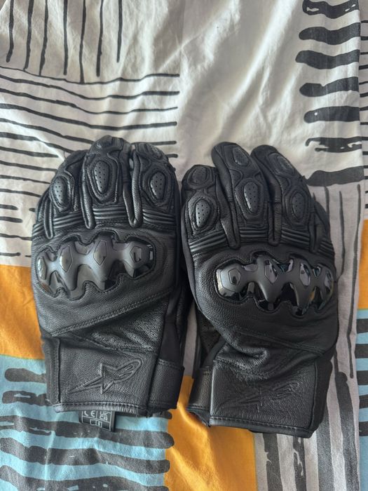 Мото яке, дънки и ръкавици Alpinestars