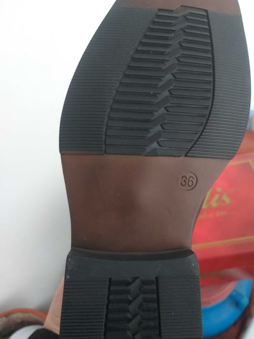 Ghete de dama din piele