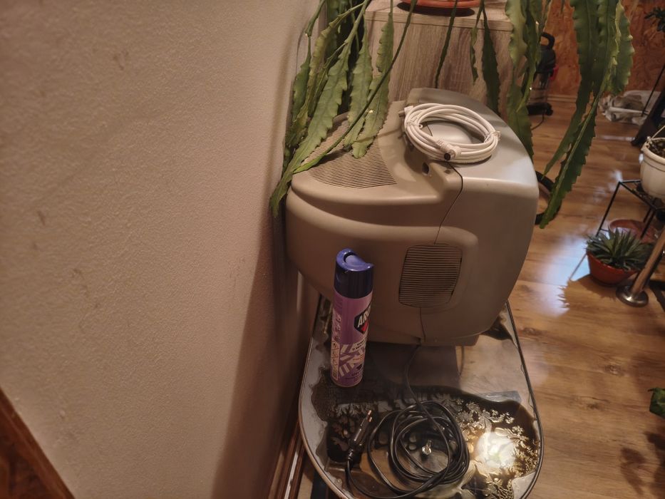 Vând televizor  Manhattan